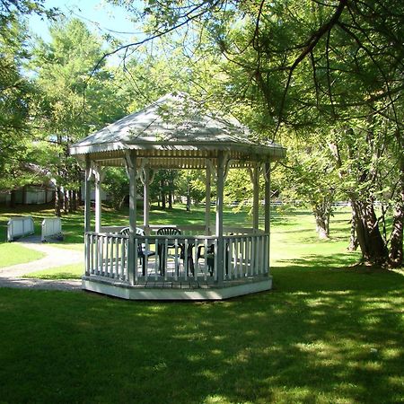 Colonial Resort-1000Islands Gananoque Εξωτερικό φωτογραφία