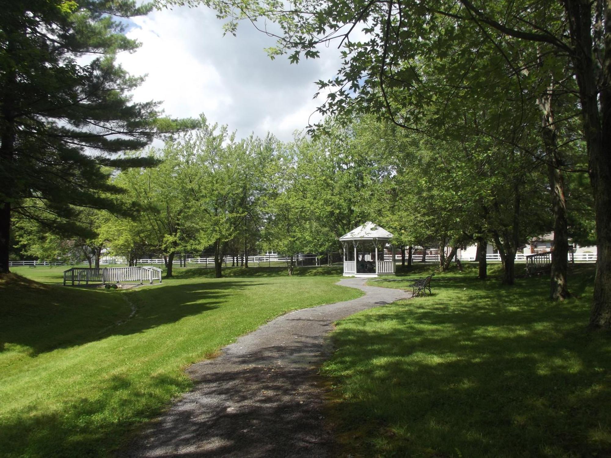 Colonial Resort-1000Islands Gananoque Εξωτερικό φωτογραφία