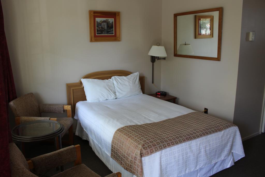 Colonial Resort-1000Islands Gananoque Εξωτερικό φωτογραφία