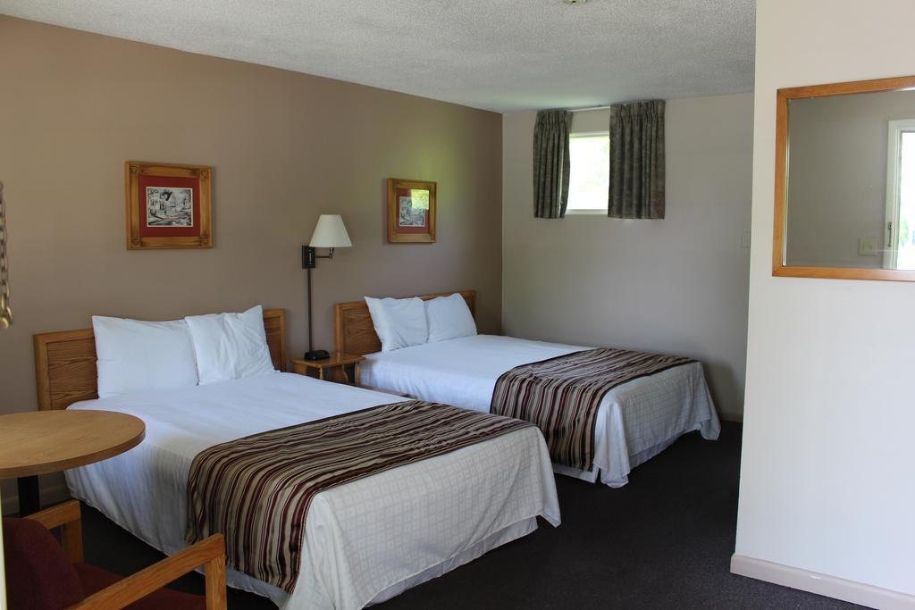 Colonial Resort-1000Islands Gananoque Εξωτερικό φωτογραφία