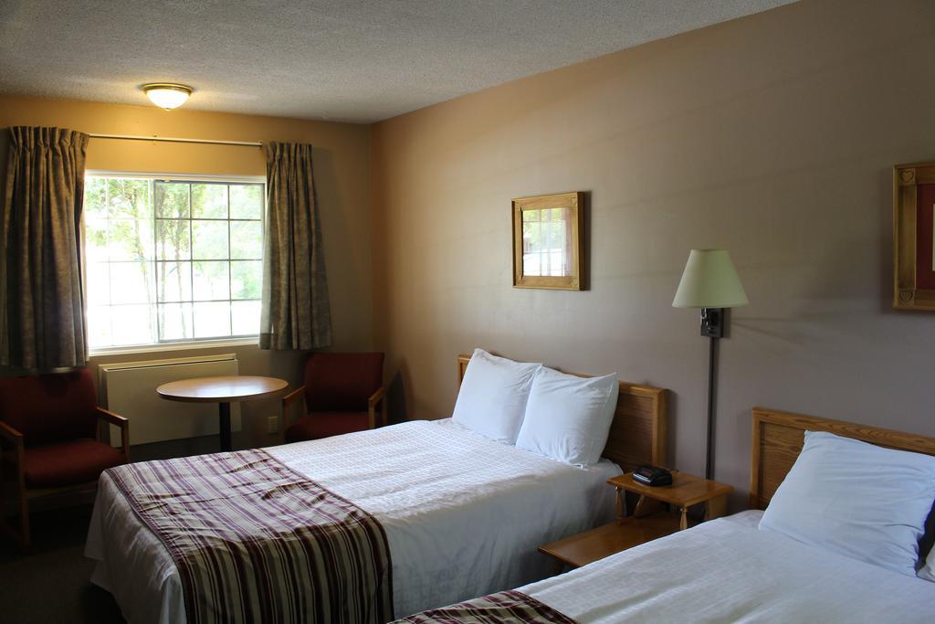 Colonial Resort-1000Islands Gananoque Εξωτερικό φωτογραφία