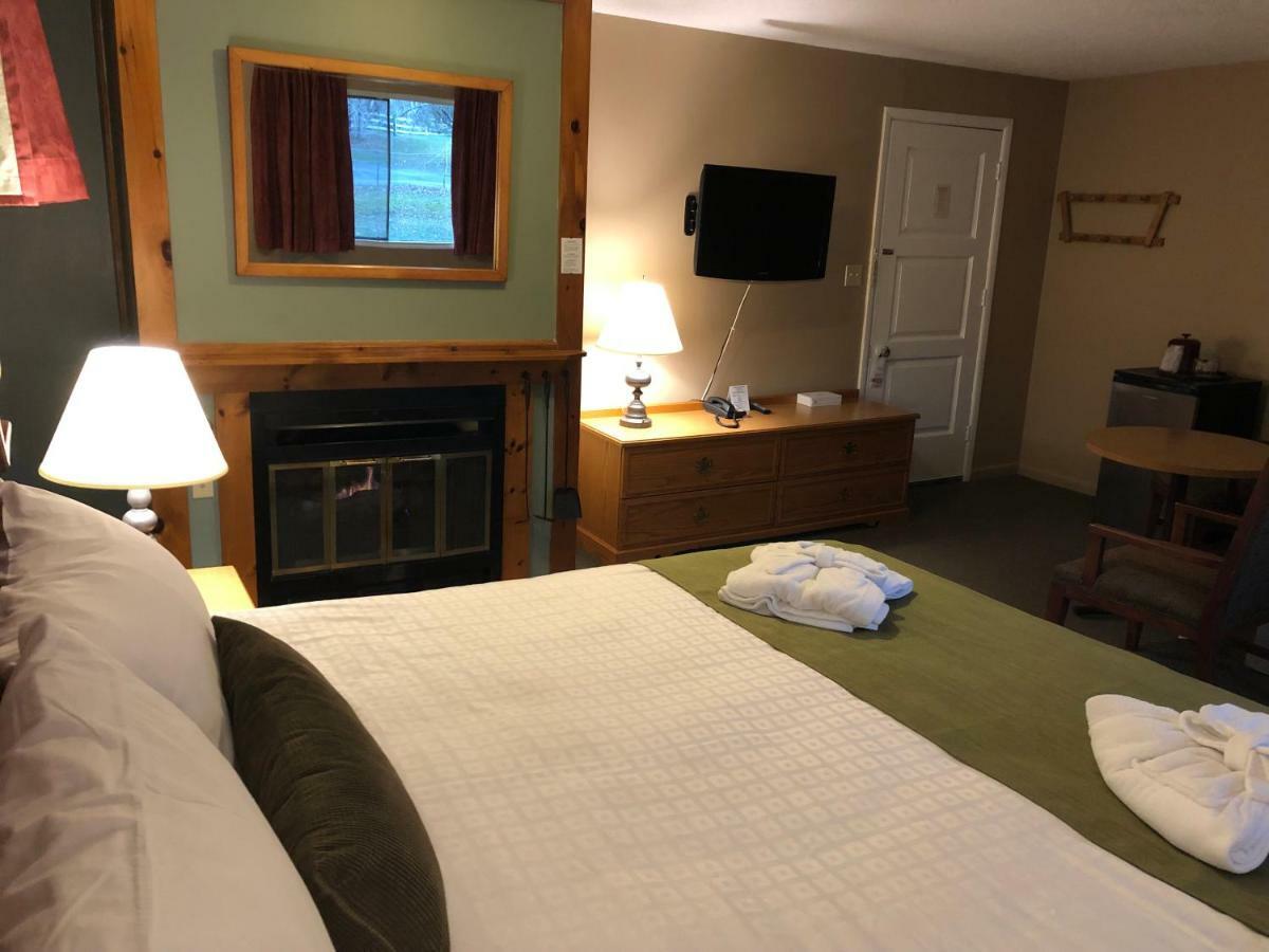 Colonial Resort-1000Islands Gananoque Εξωτερικό φωτογραφία