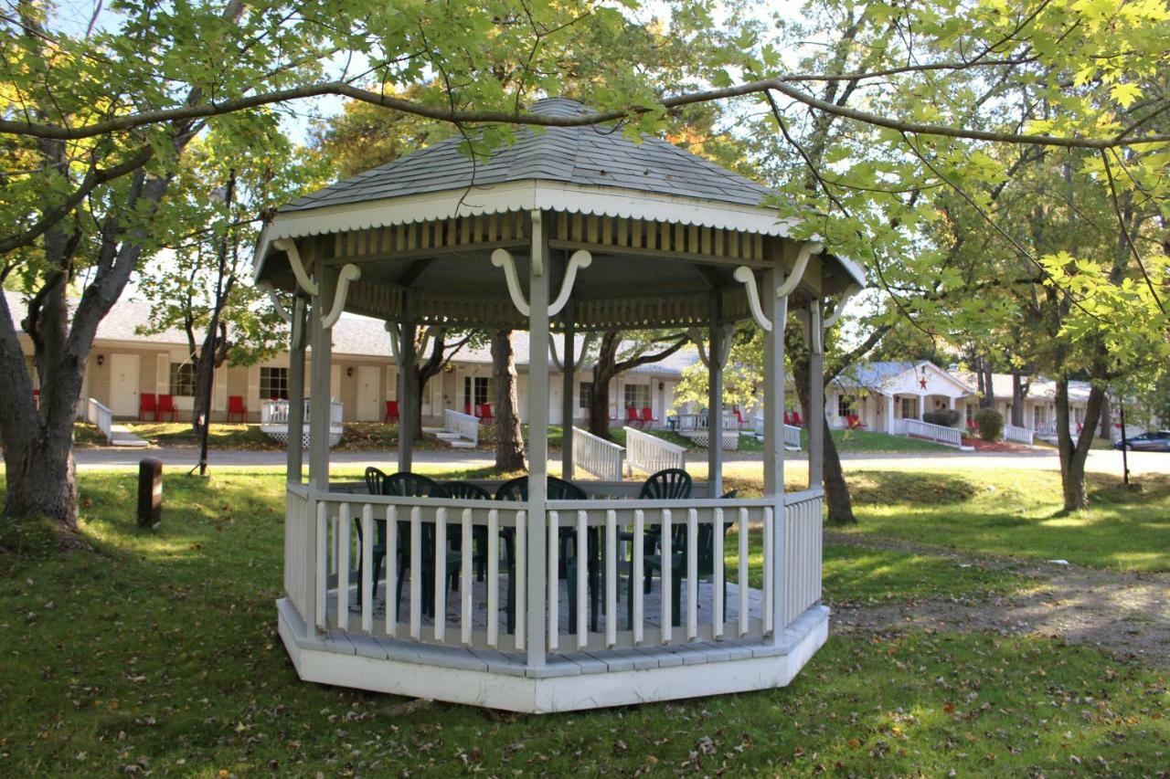 Colonial Resort-1000Islands Gananoque Εξωτερικό φωτογραφία