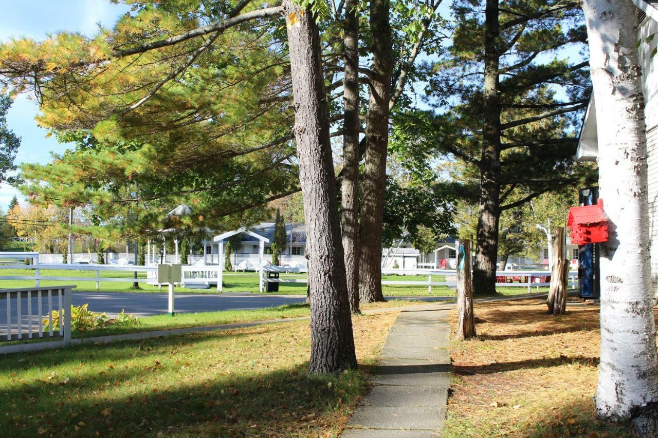Colonial Resort-1000Islands Gananoque Εξωτερικό φωτογραφία