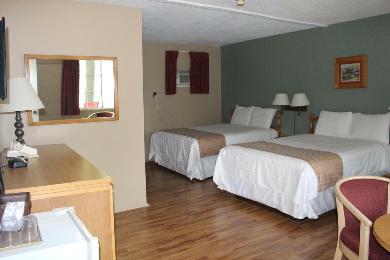Colonial Resort-1000Islands Gananoque Εξωτερικό φωτογραφία
