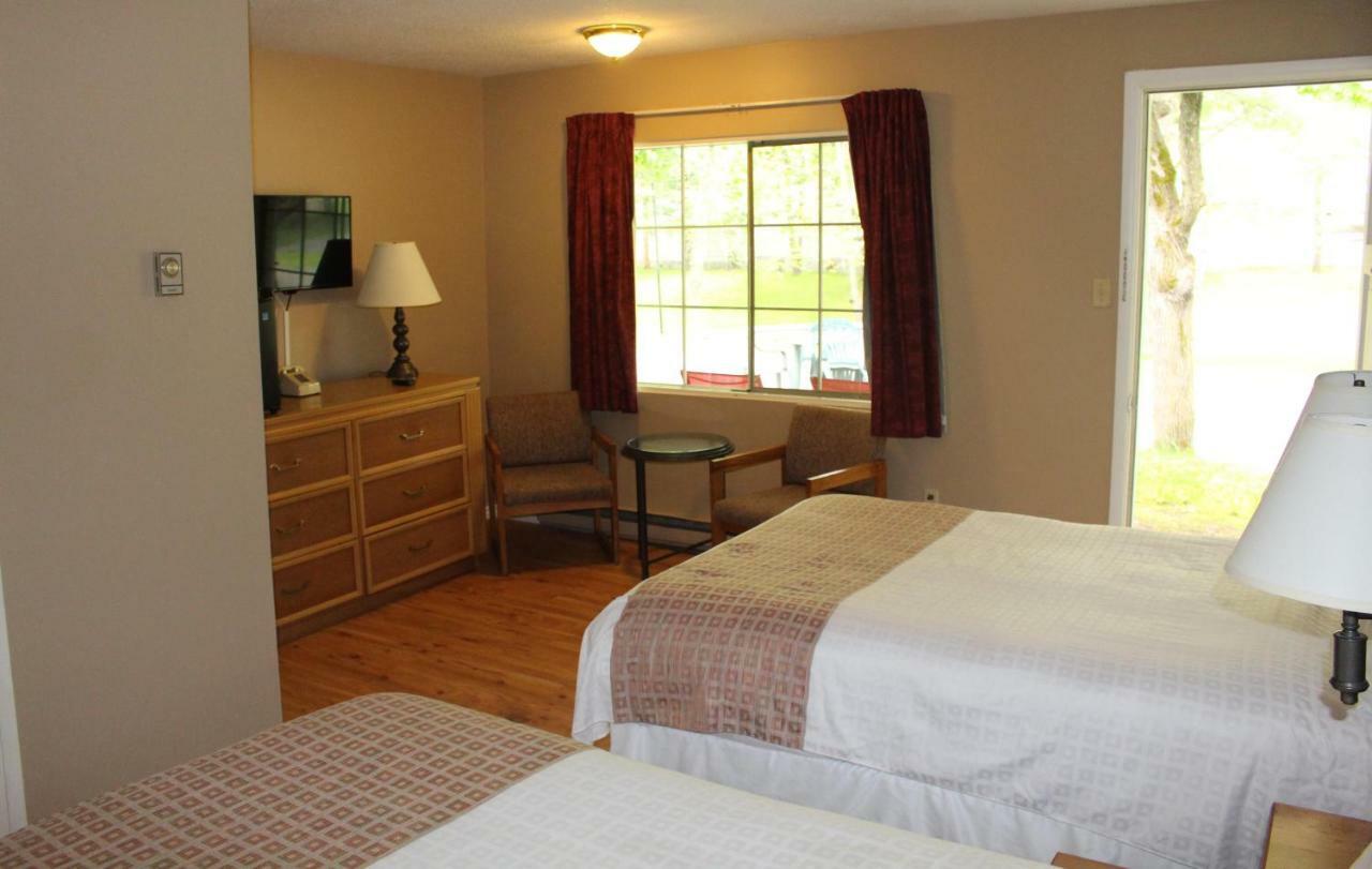 Colonial Resort-1000Islands Gananoque Εξωτερικό φωτογραφία