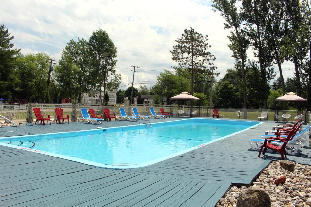 Colonial Resort-1000Islands Gananoque Εξωτερικό φωτογραφία