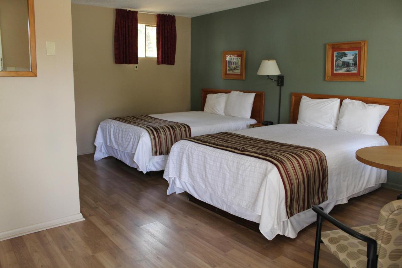 Colonial Resort-1000Islands Gananoque Εξωτερικό φωτογραφία